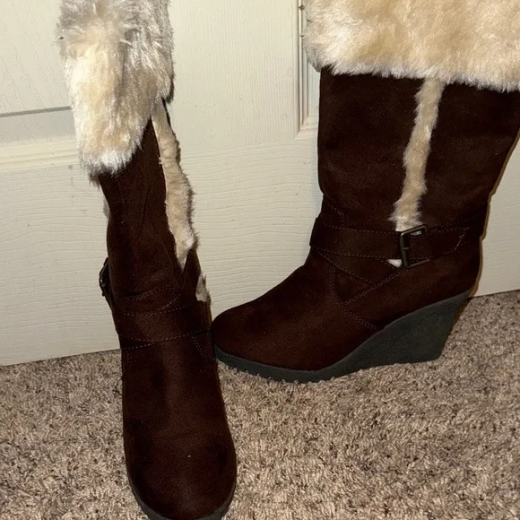 American Eagle Brown Faux Fur Wedge Boots - Picture 3 of 4
